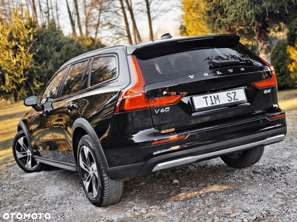 Volvo V60 Cross Country B4 D AWD Ultimate - 4