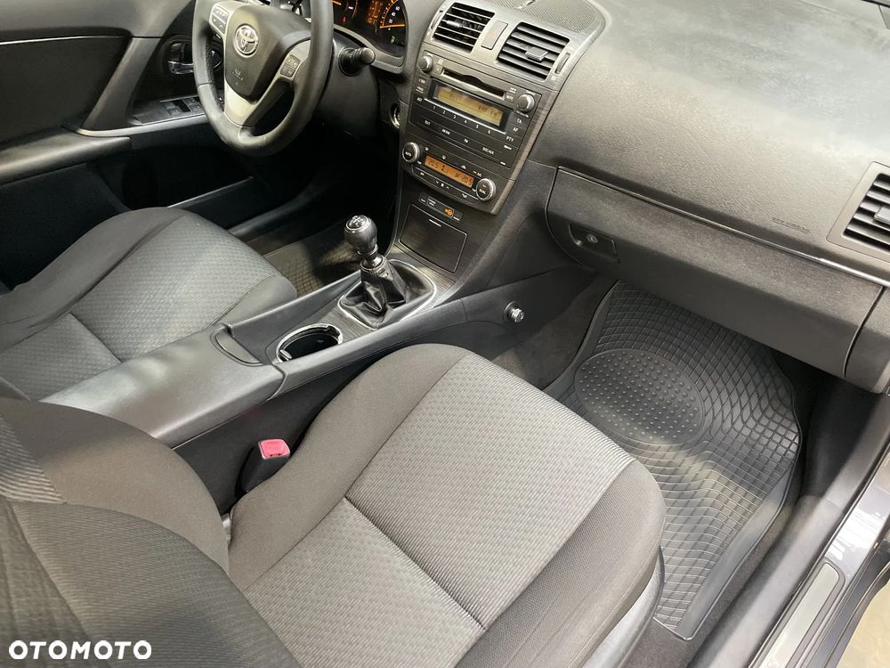 Toyota Avensis 2.0 Sol plus - 26