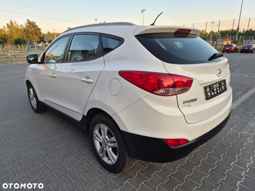 Hyundai ix35 1.6 2WD Fifa World Cup Edition - 4