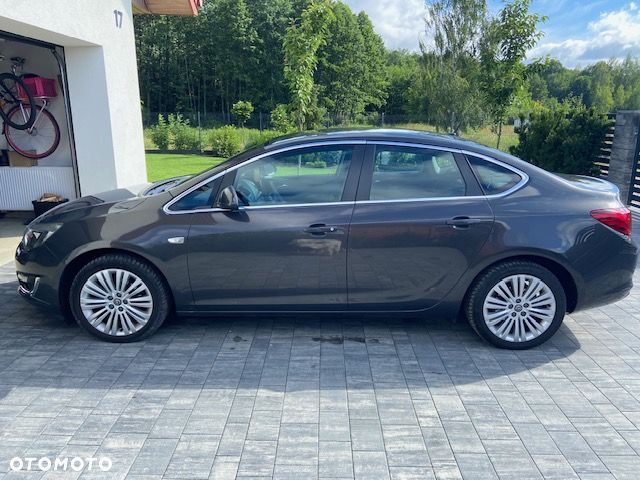 Opel Astra 1.4 - 5