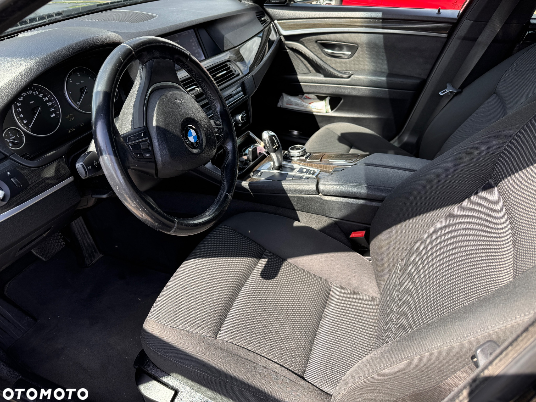 BMW Seria 5 520d Touring - 10