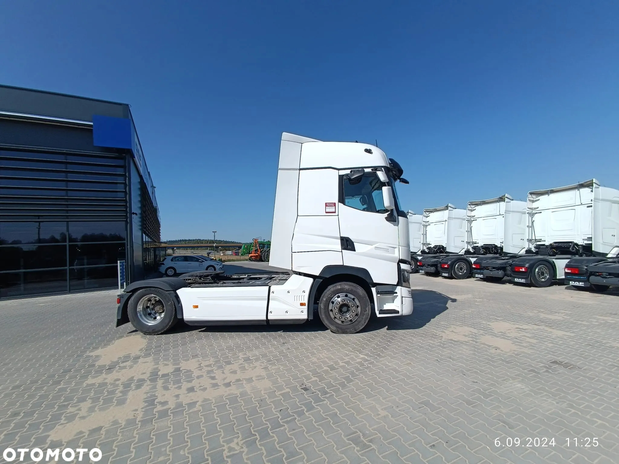 Renault T520 / STANDARD / HIGH / VEB - 12