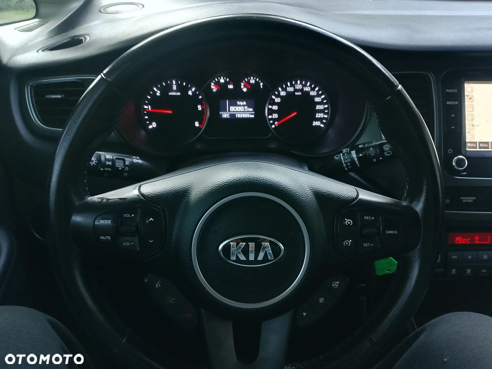 Kia Carens 1.7 CRDi M 7os EU6 - 13