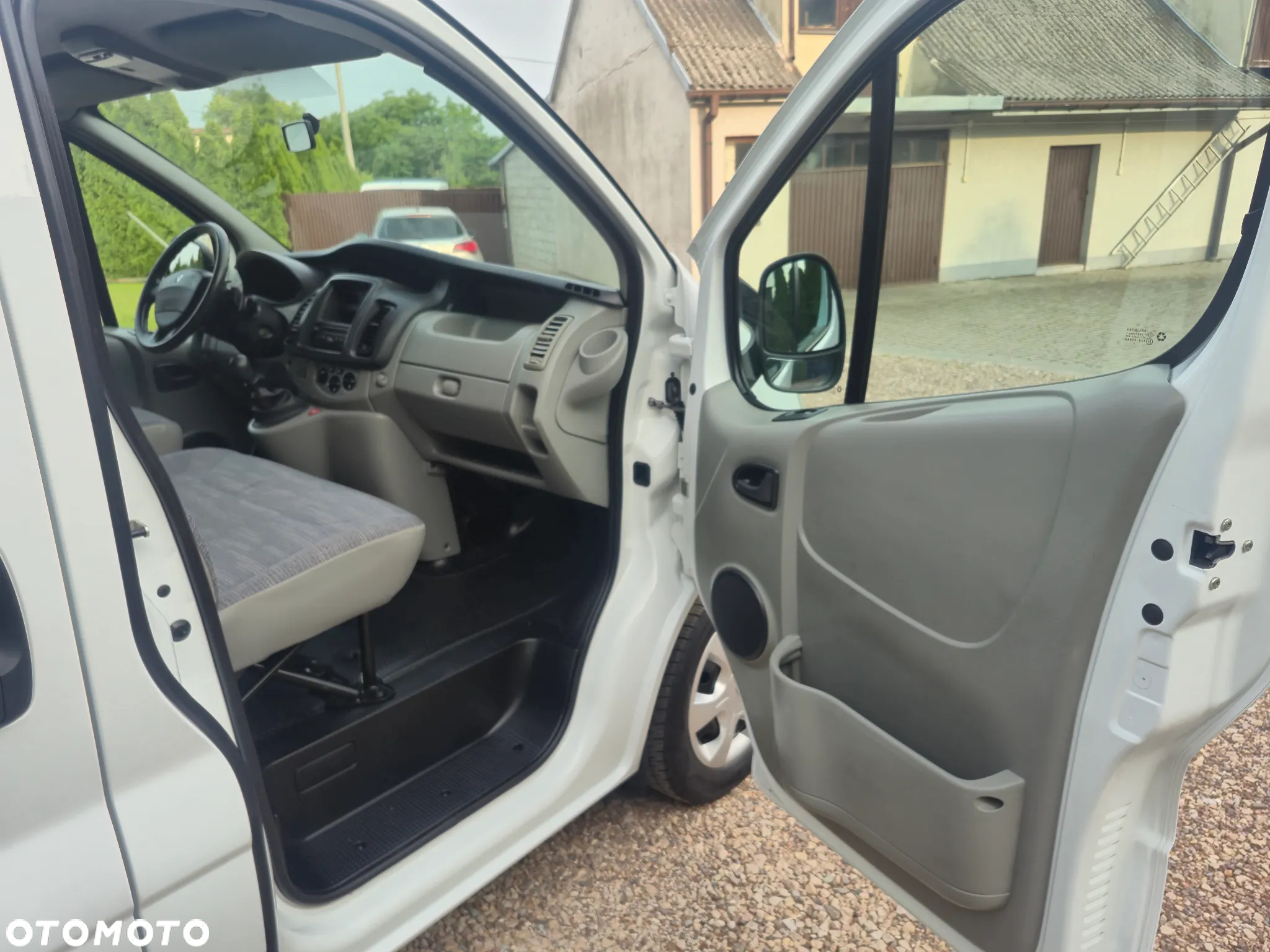 Renault Trafic - 13