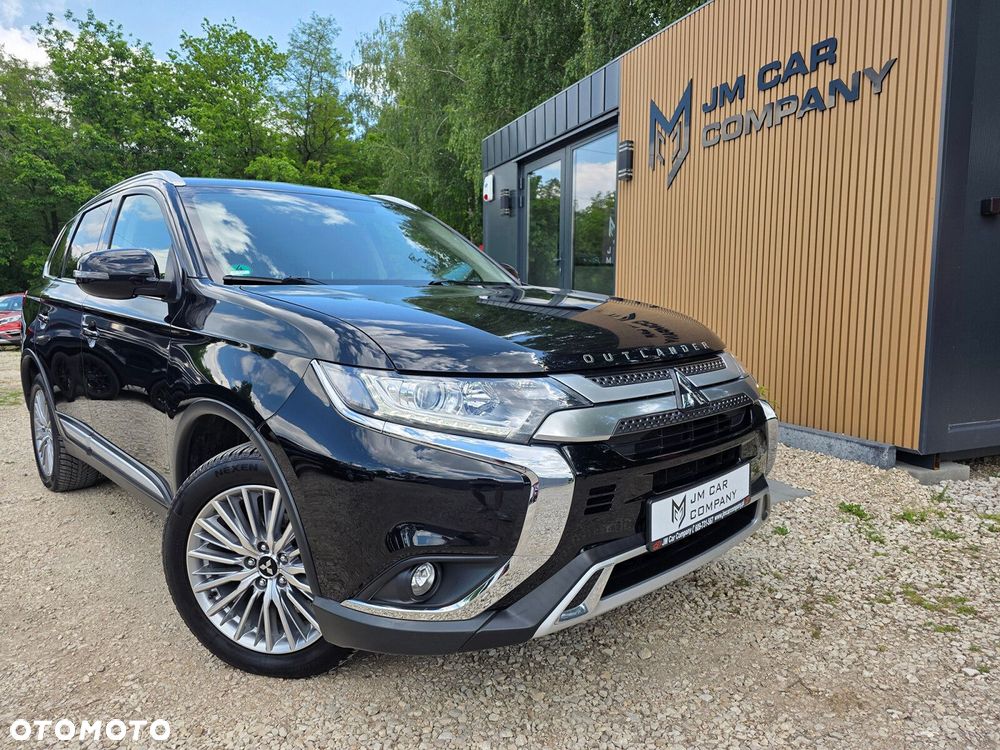 Mitsubishi Outlander - 2