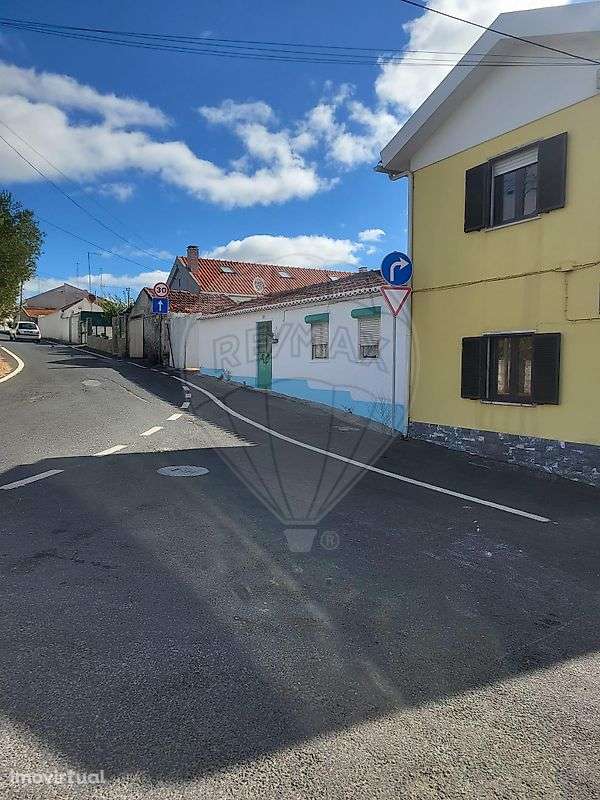 Moradia T1 para venda - Grande imagem: 2/5