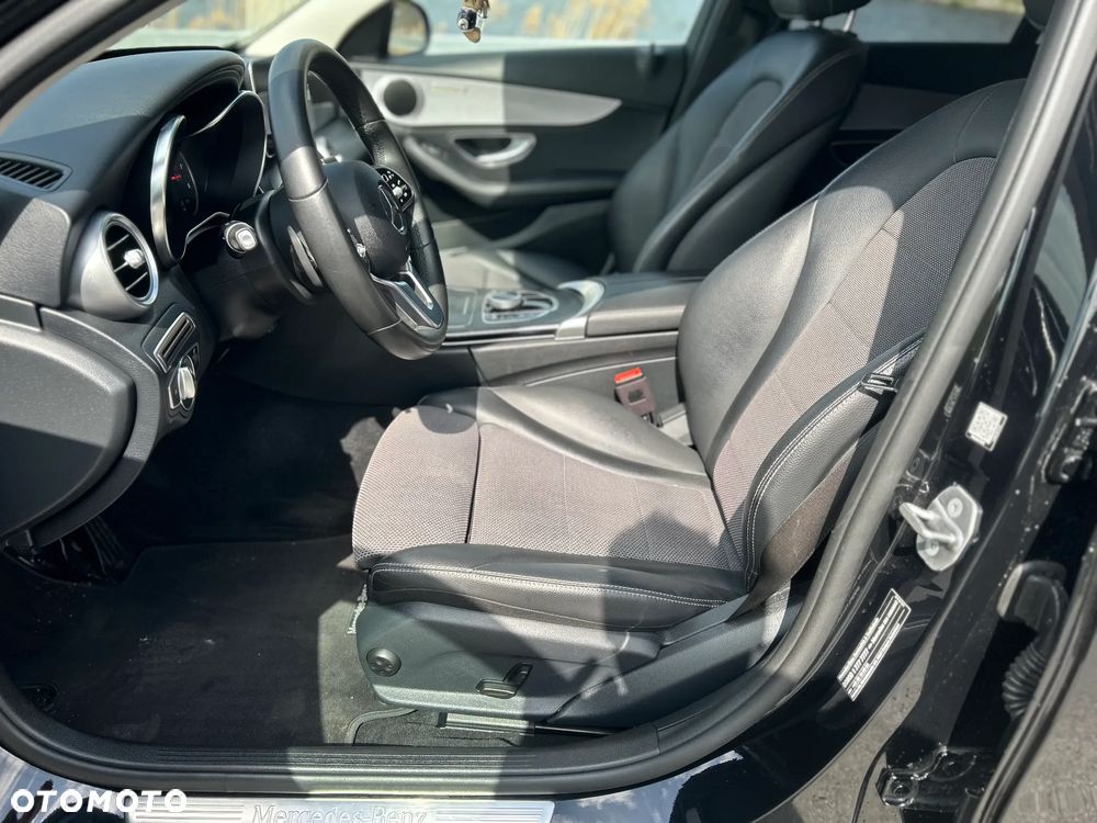 Mercedes-Benz Klasa C 220 d 4Matic 9G-TRONIC Avantgarde - 17