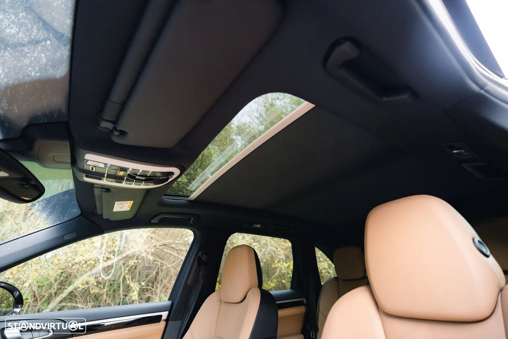 Porsche Cayenne - 45