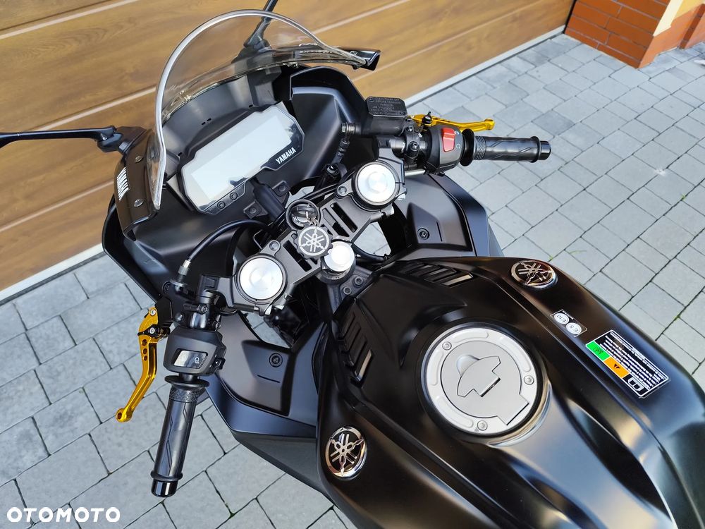 Yamaha YZF - 15