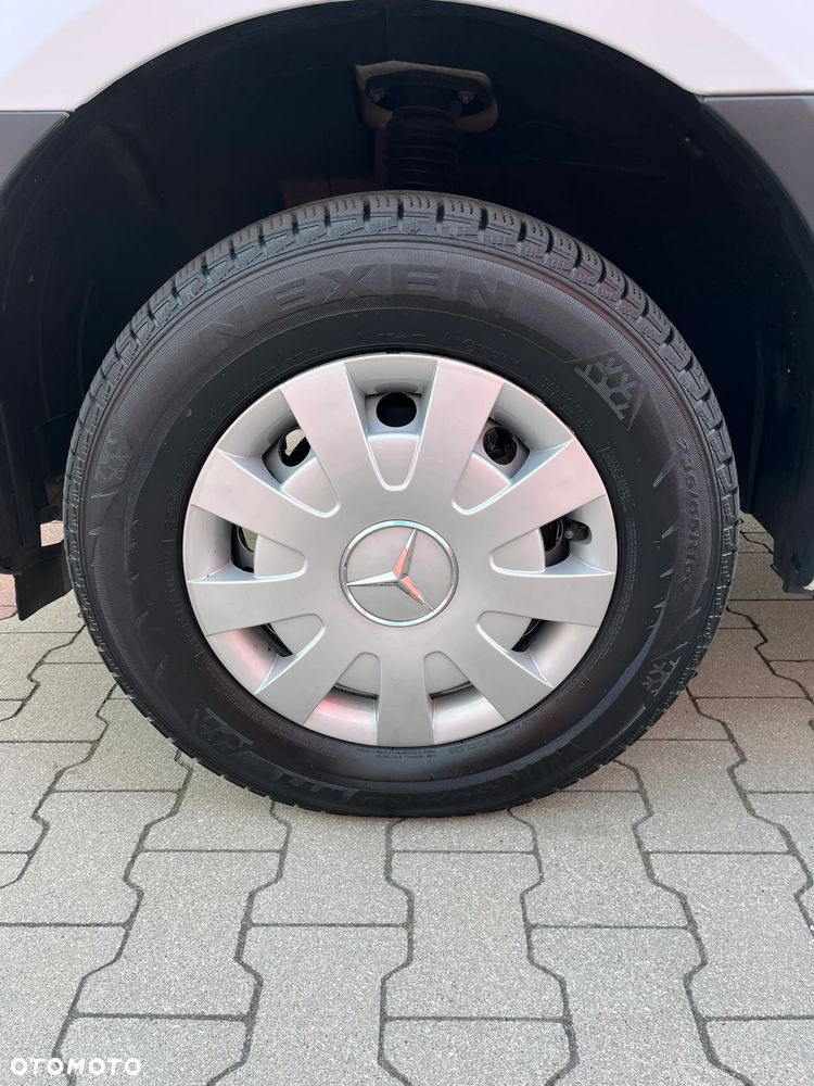 Mercedes-Benz Sprinter - 13
