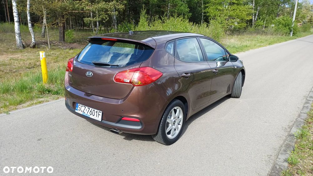 Kia Ceed - 12