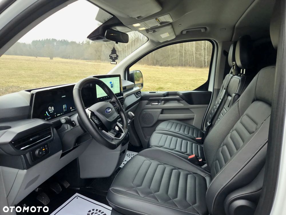 Ford Tourneo Custom 2.0 EcoBlue L2 Titanium - 17