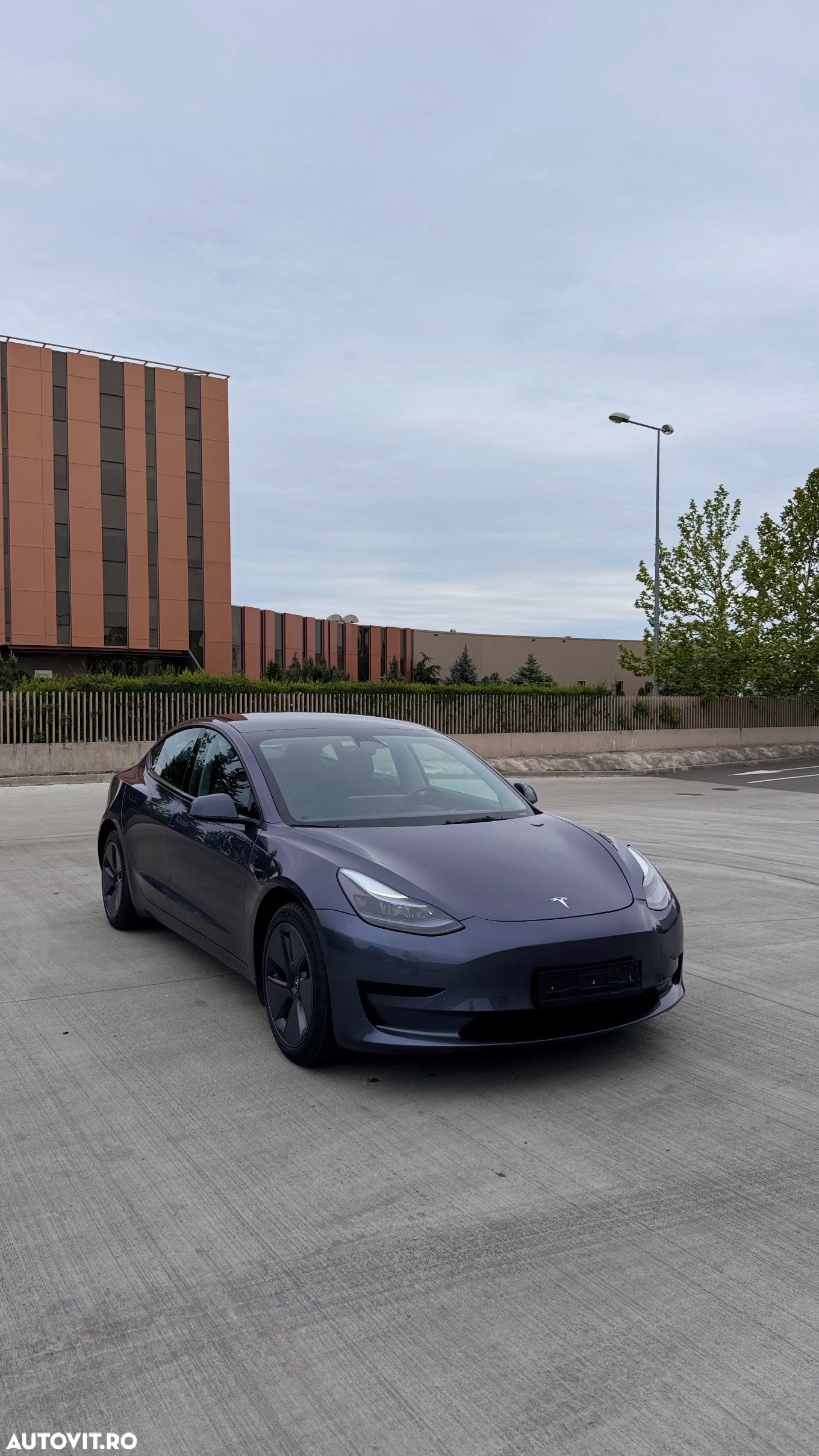 Tesla Model 3 RWD - 4
