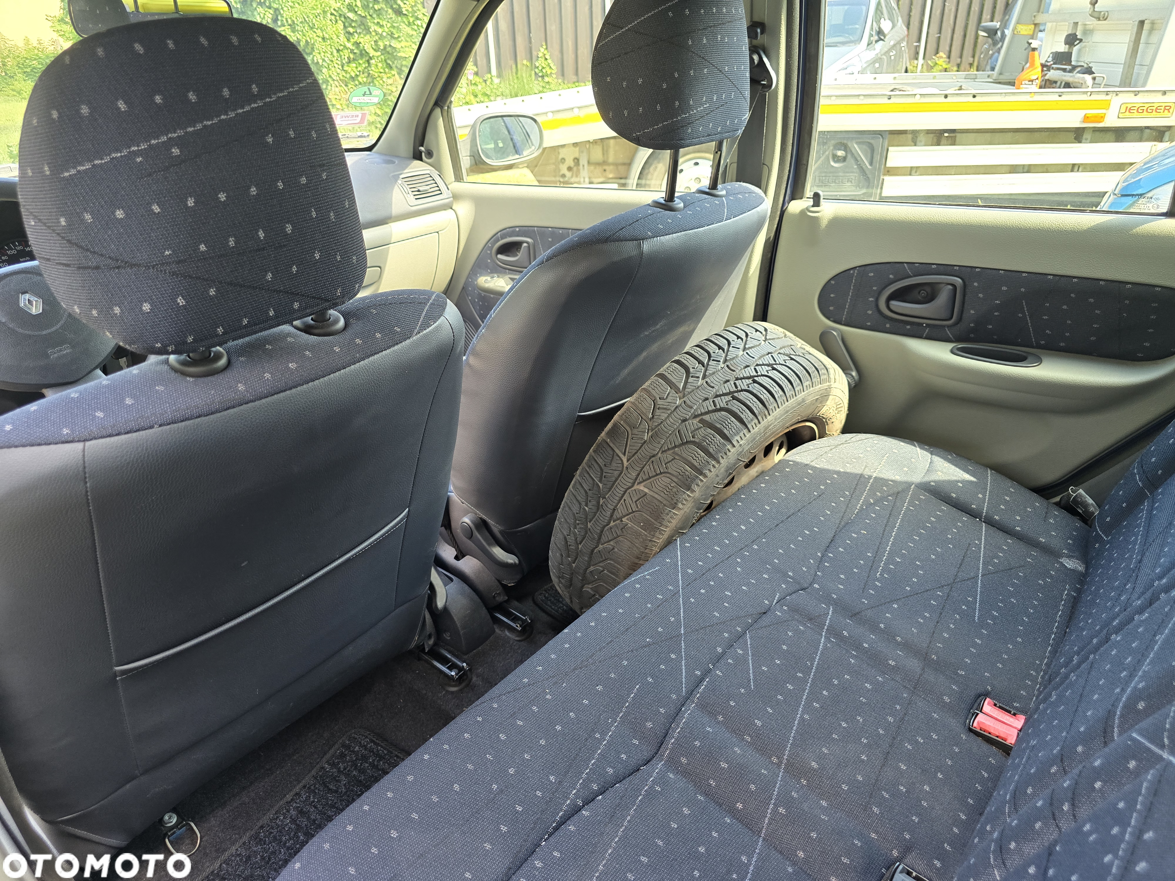Renault Clio - 6