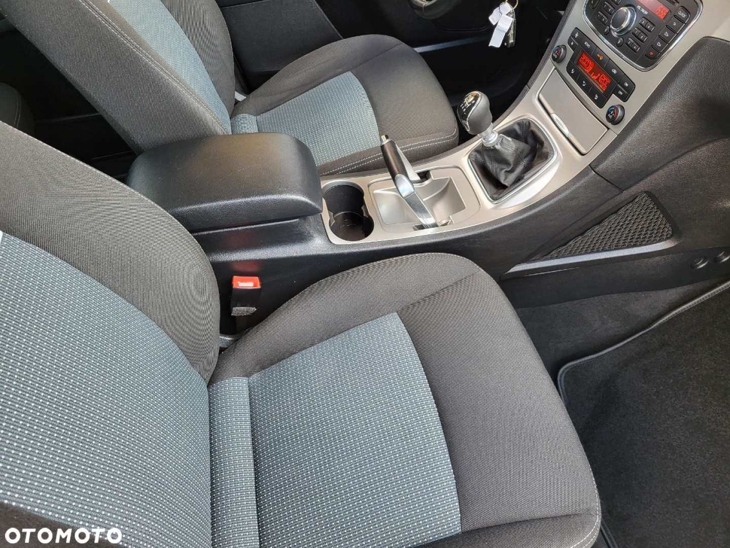 Ford Galaxy - 26