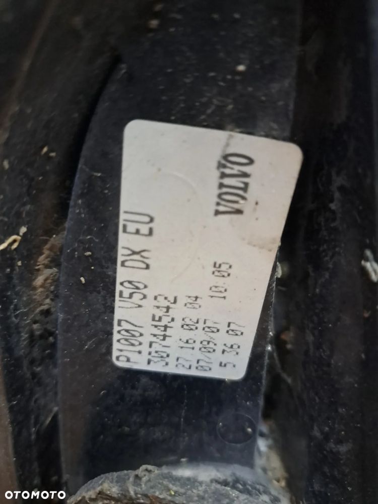 LAMPA PRAWYTYŁ VOLVO V50 EUROPA LIFT 07-12R - 5