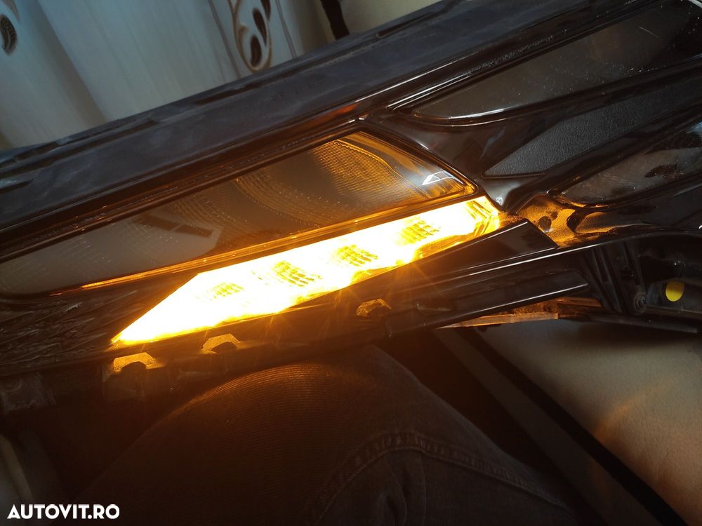 Far DLR led Hyundai Tucson 4 - 8