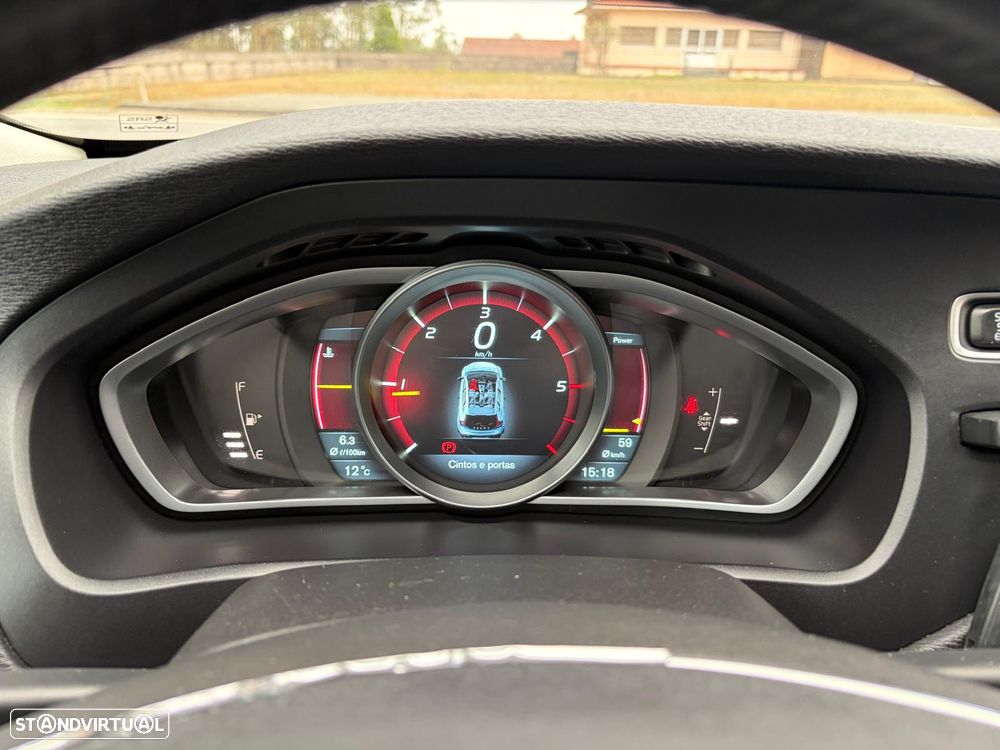 Volvo V40 Cross Country D2 Momentum - 44