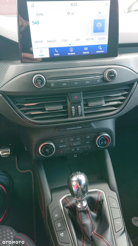 Ford Focus SW 1.5 EcoBoost S&S ST-LINE - 14