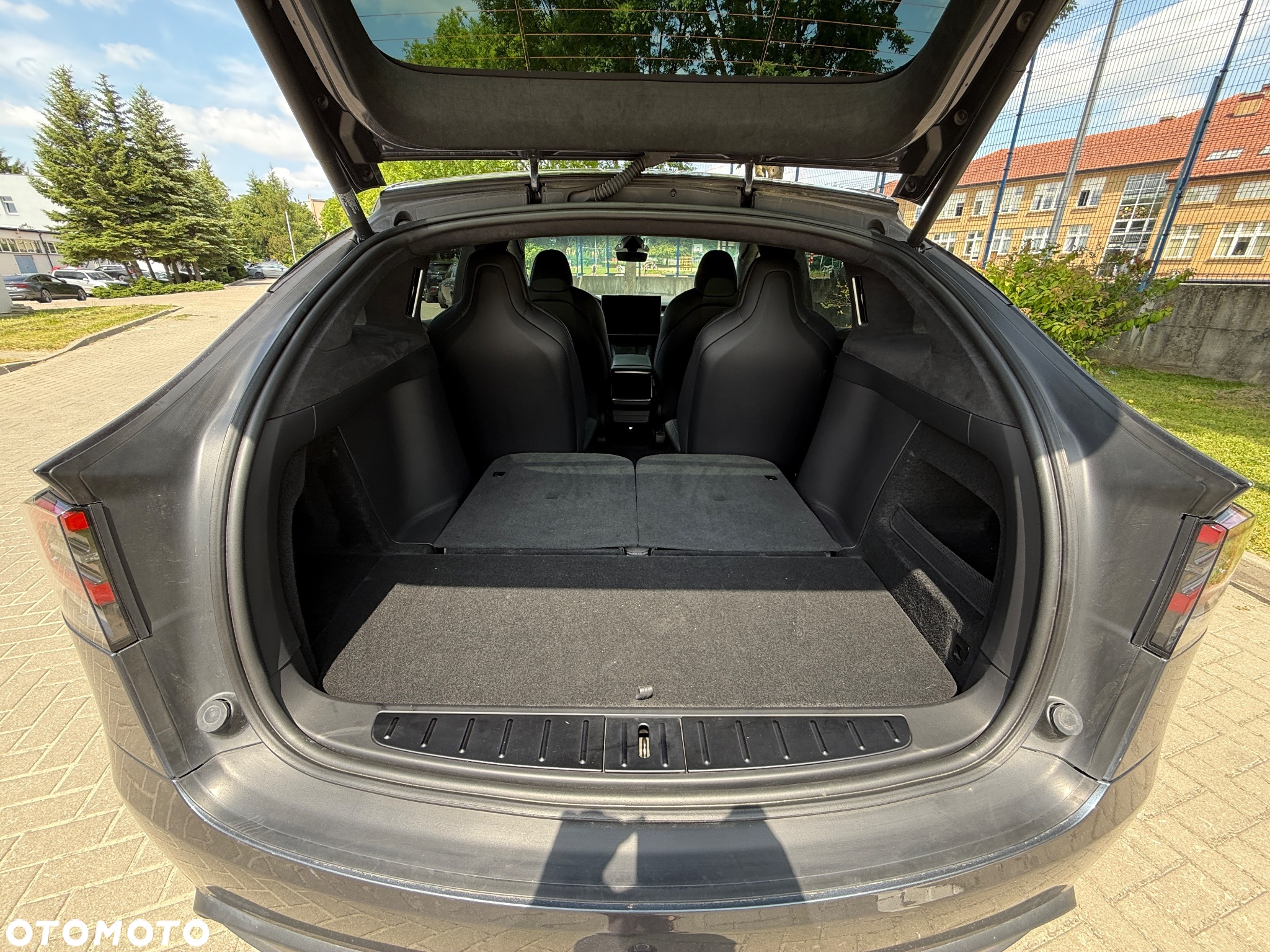 Tesla Model X Plaid - 15