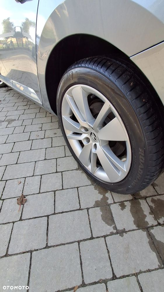 Skoda Superb 2.0 TDI SCR Style DSG - 13