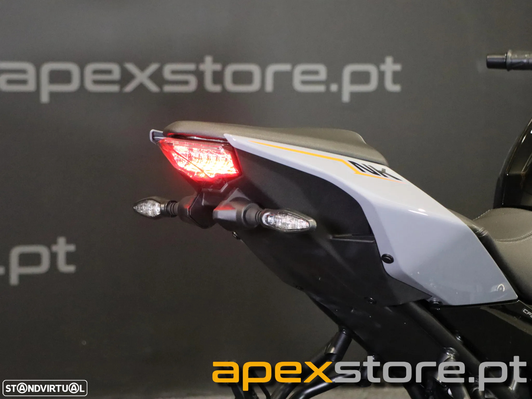 CF Moto 300NK - 9