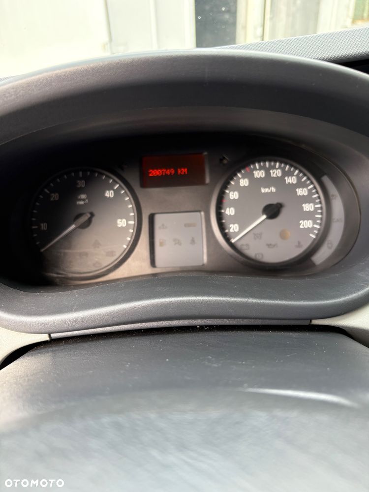 Opel Vivaro L1H1 2.7t - 20