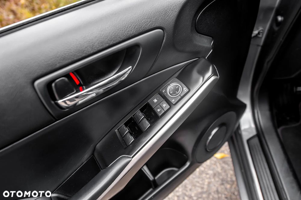 Lexus IS 300h Business Edition - 24