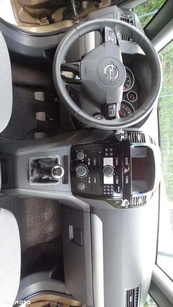 Opel Zafira 1.8 Family Plus - 15