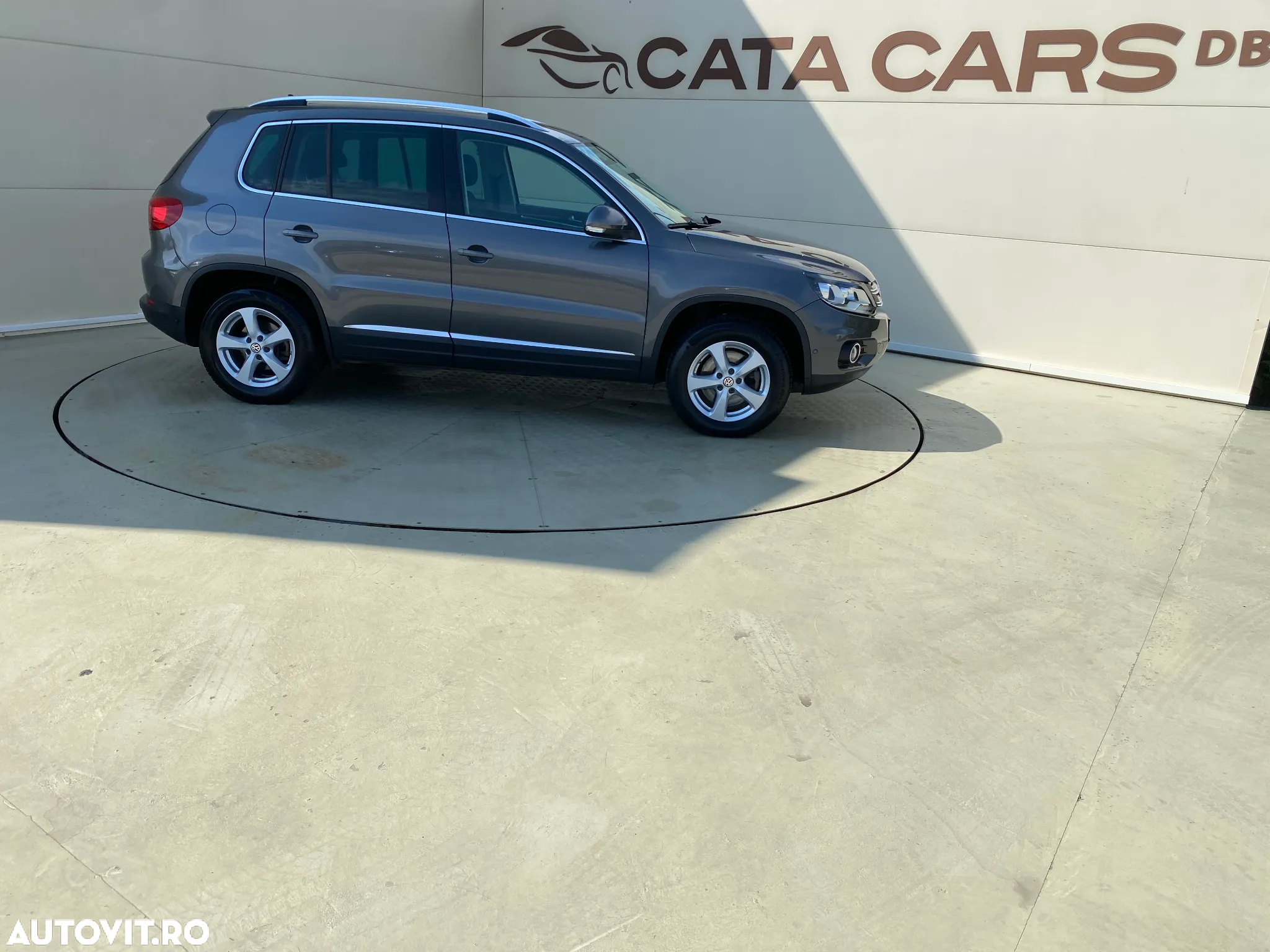 Volkswagen Tiguan 2.0 TDI 4Motion DSG Track & Field - 19