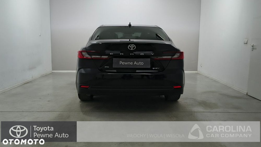 Toyota Camry - 28