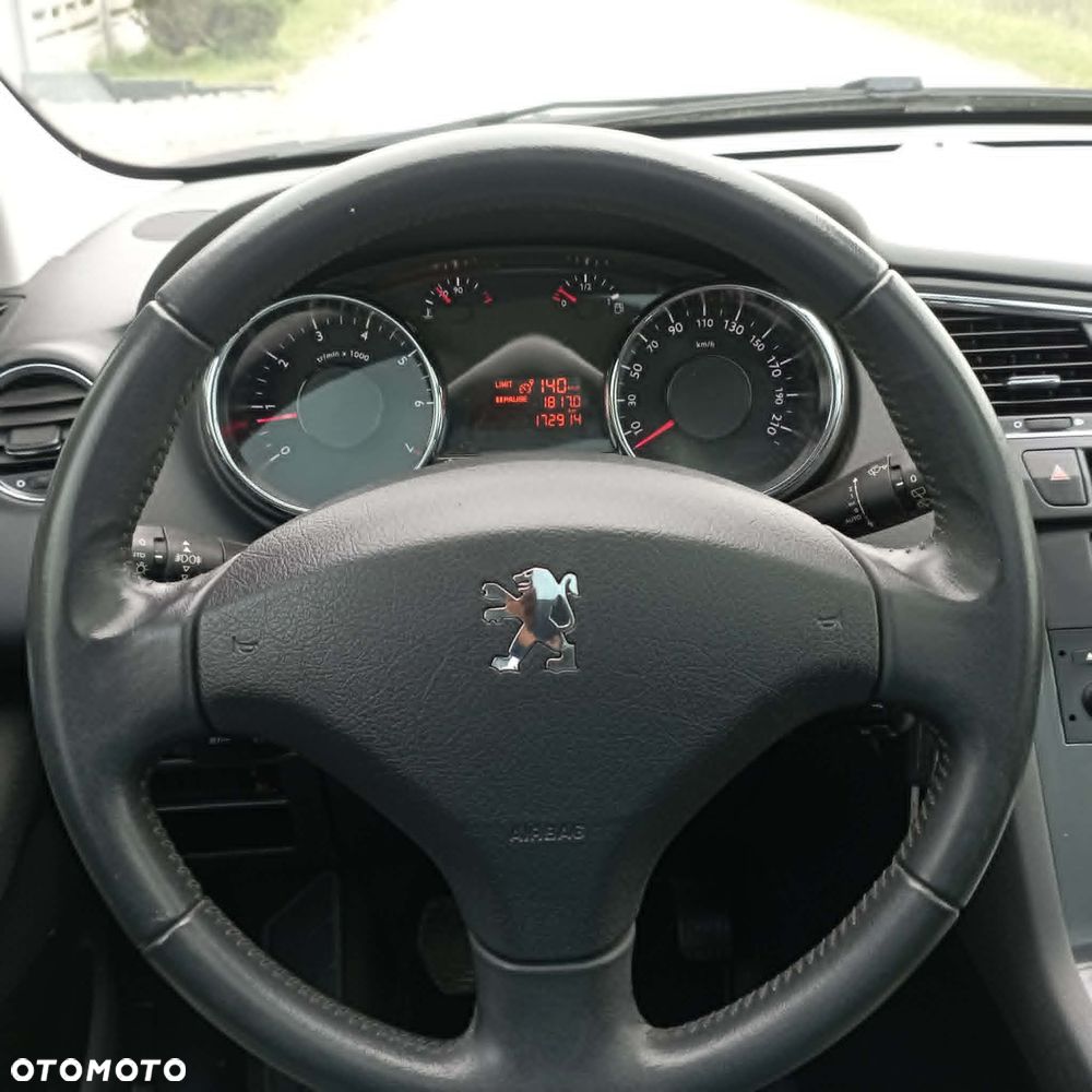 Peugeot 5008 1.6 THP Family 7os - 8