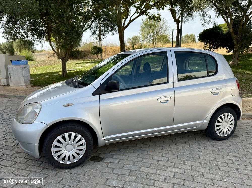 Toyota Yaris 1.0 Sol - 2
