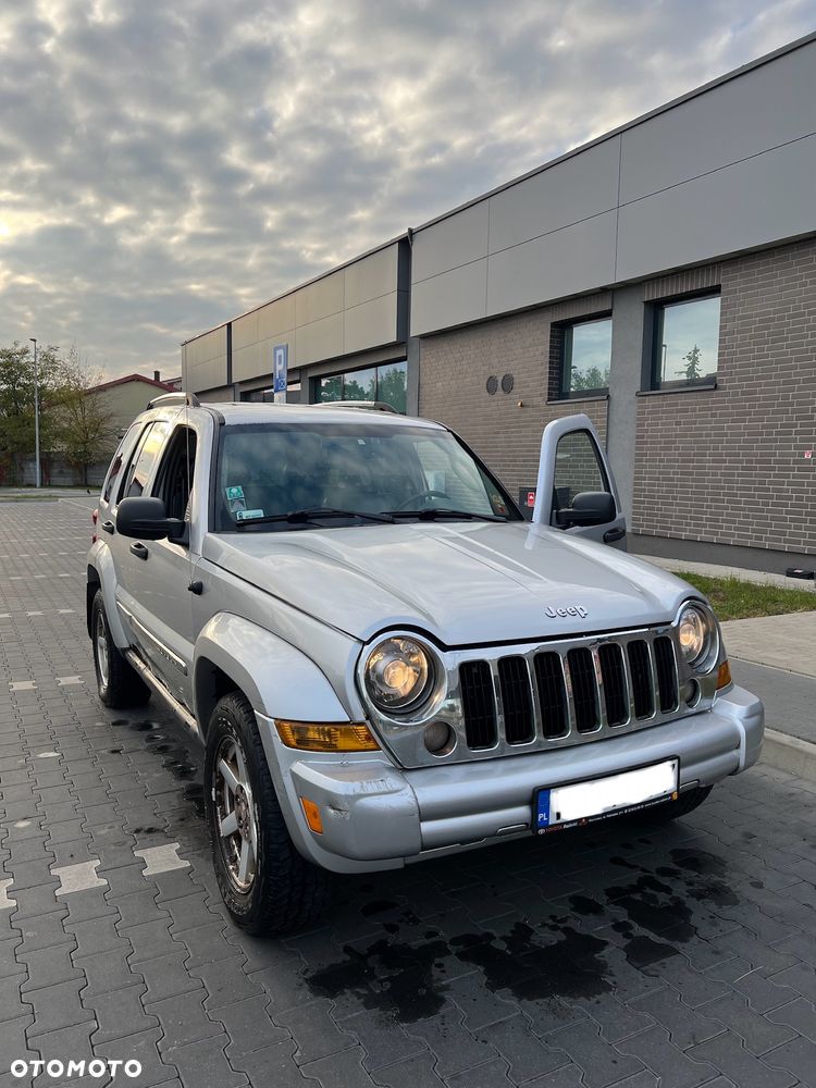 Jeep Liberty - 1