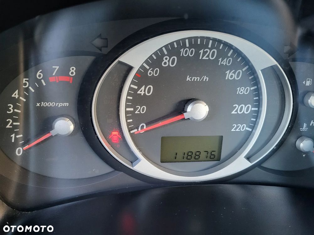 Hyundai Tucson 2.0 Comfort 2WD - 25