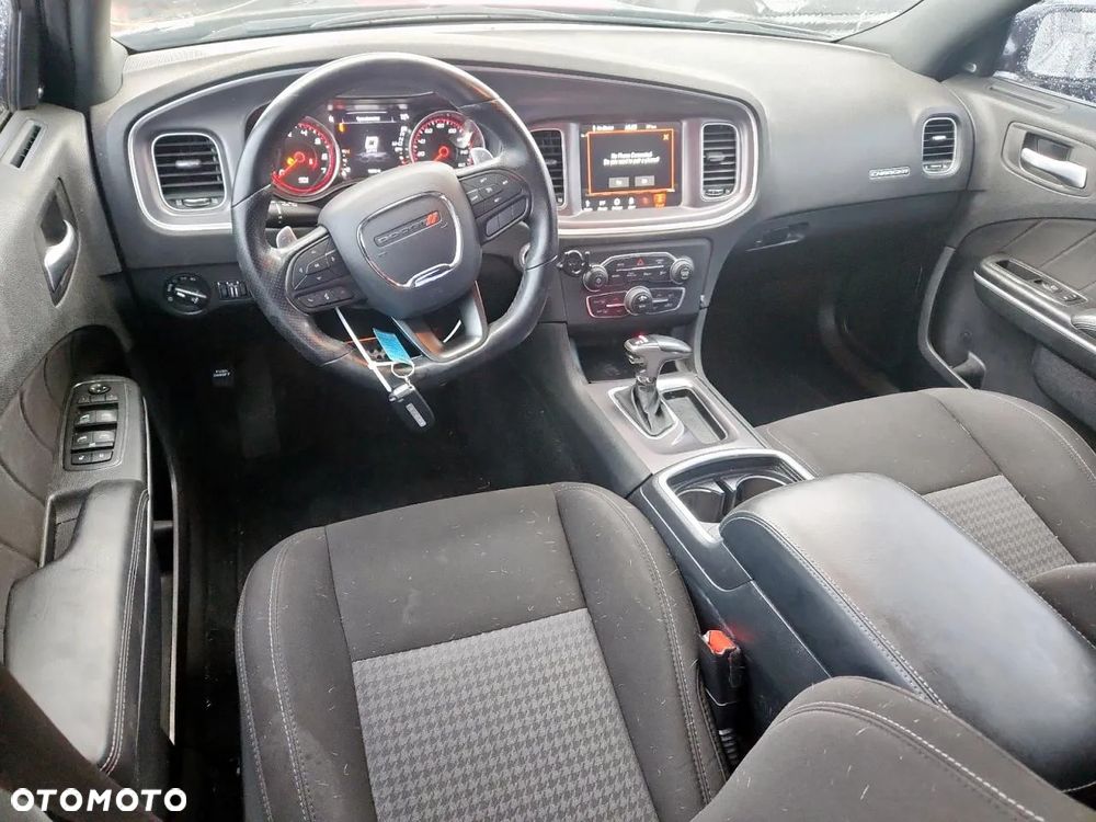 Dodge Charger 5.7 R/T - 8