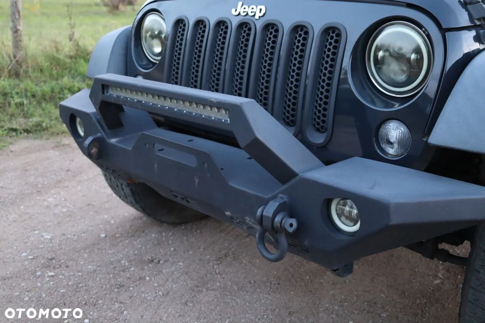 Jeep Wrangler - 25