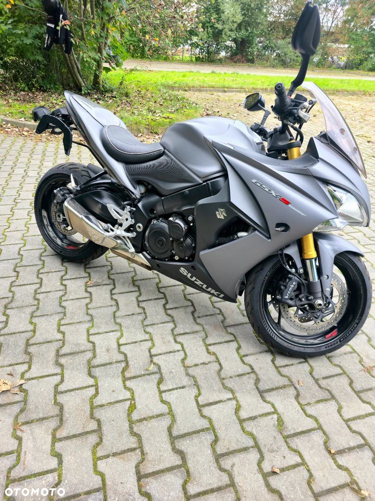 Suzuki GSX 1000 - 2