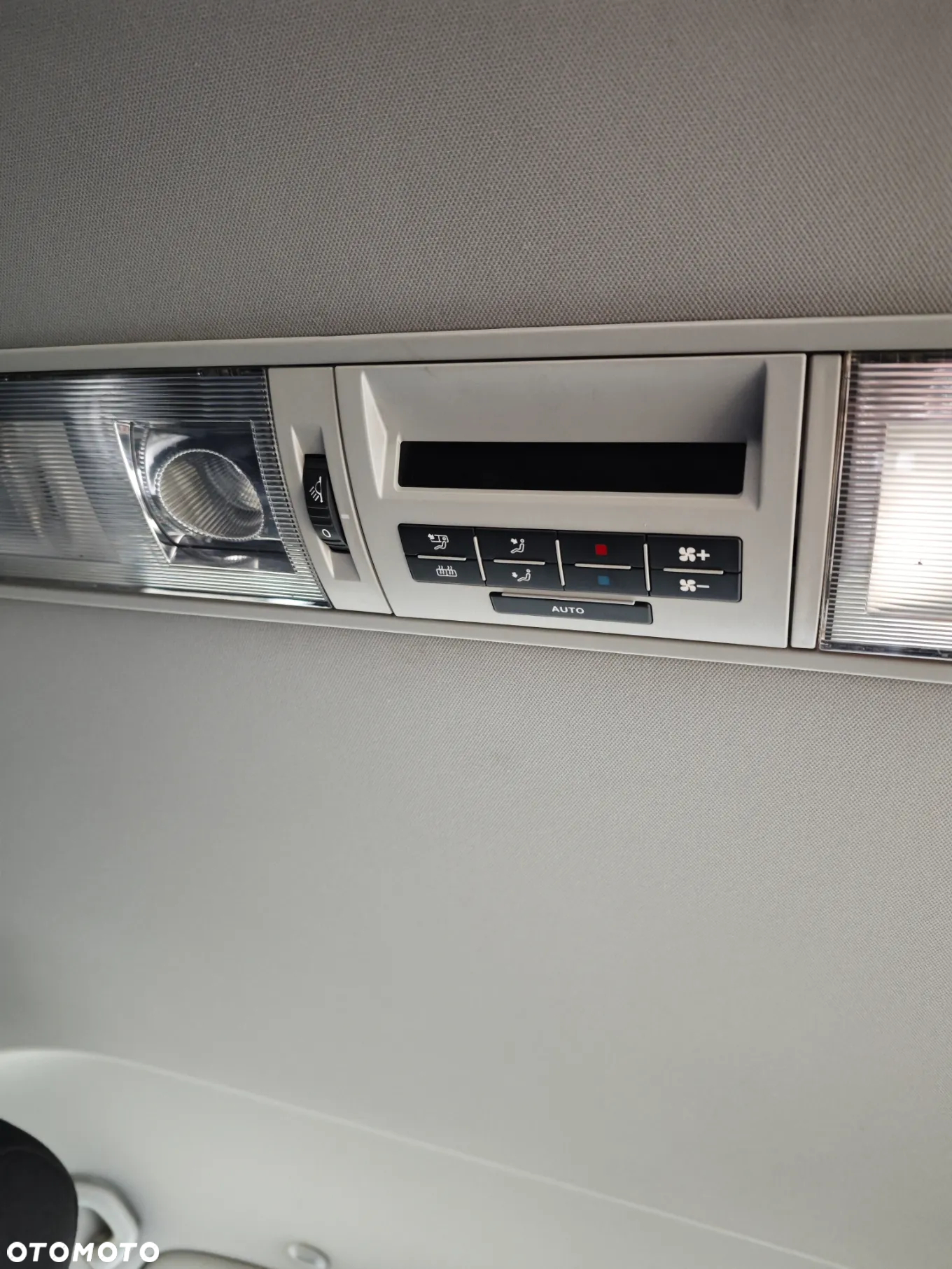 Volkswagen Multivan - 18