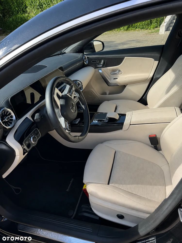 Mercedes-Benz CLA 220 7G-DCT - 15