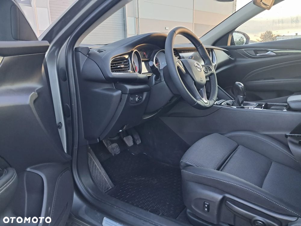 Opel Insignia - 22