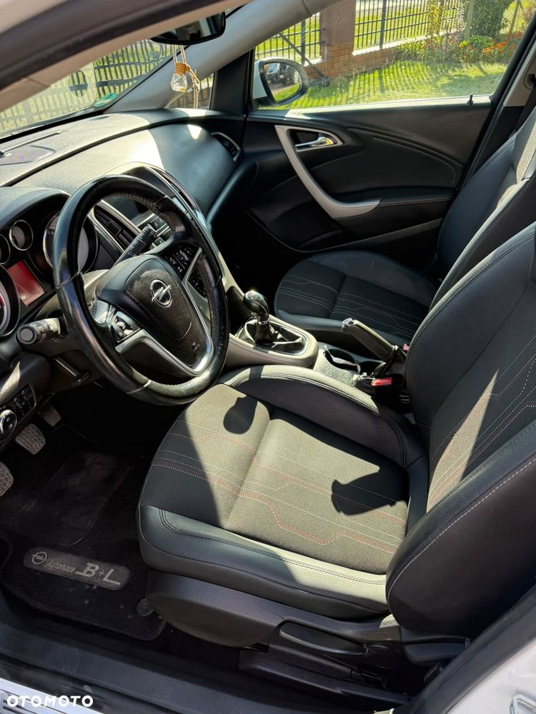 Opel Astra 1.4 150 Jahre - 6