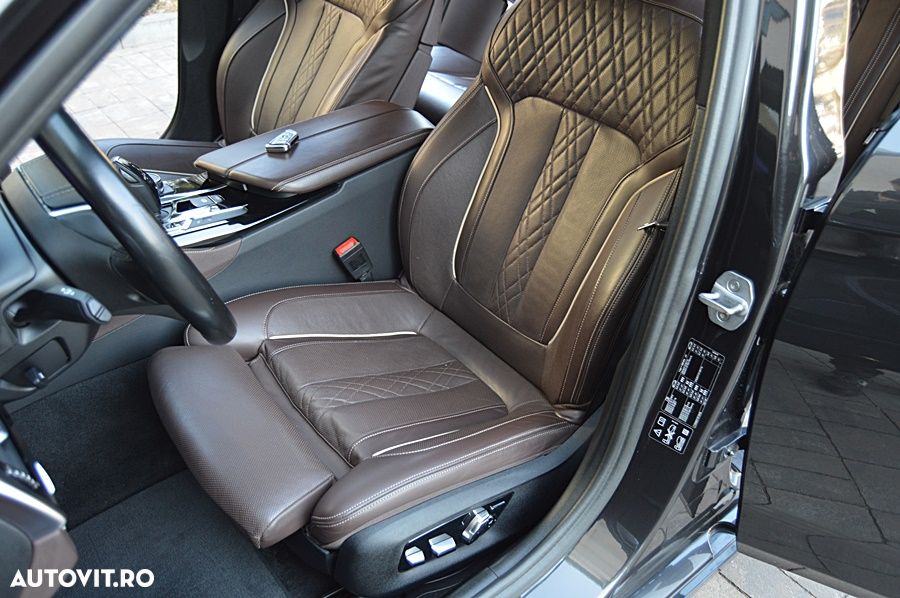 BMW Seria 5 530d xDrive Aut. Luxury Line - 34