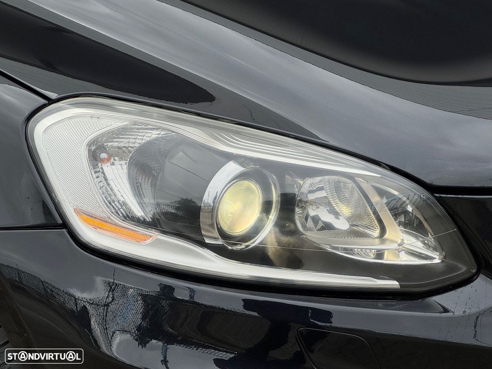 Volvo XC 60 2.0 D4 R-Design - 6