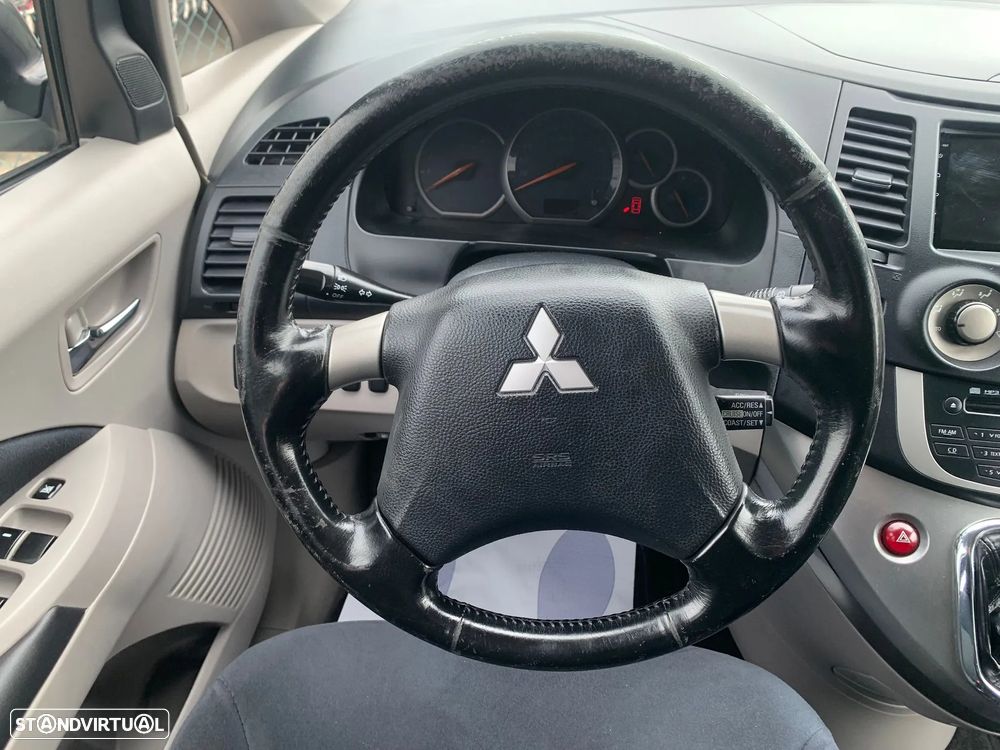 Mitsubishi Grandis 2.0 DI-D Intense P2 - 10