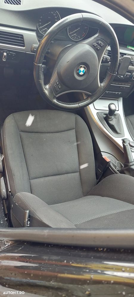 BMW Seria 3 320i - 16