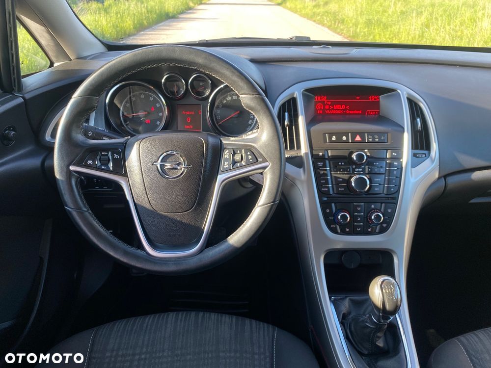 Opel Astra 1.4 Turbo Design Edition - 26