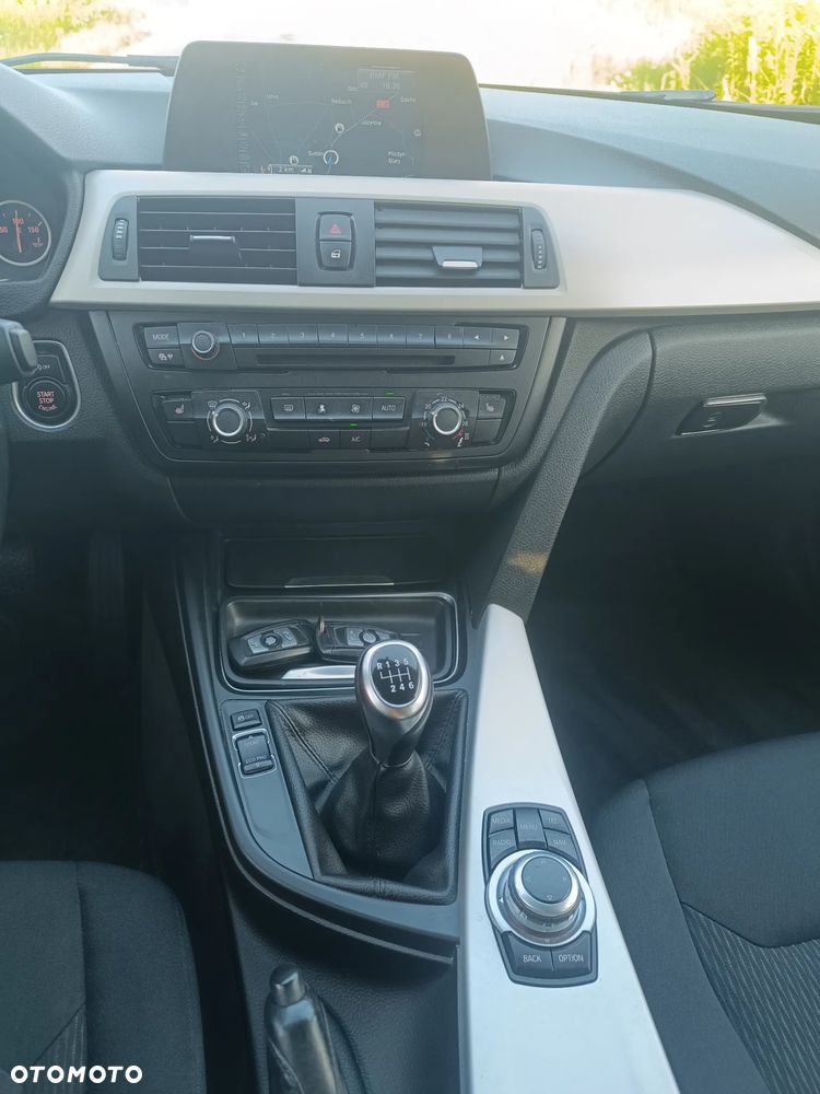 BMW Seria 3 318d Blue Performance - 14