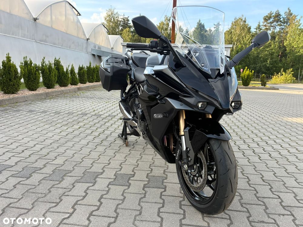 Suzuki GSX - 10