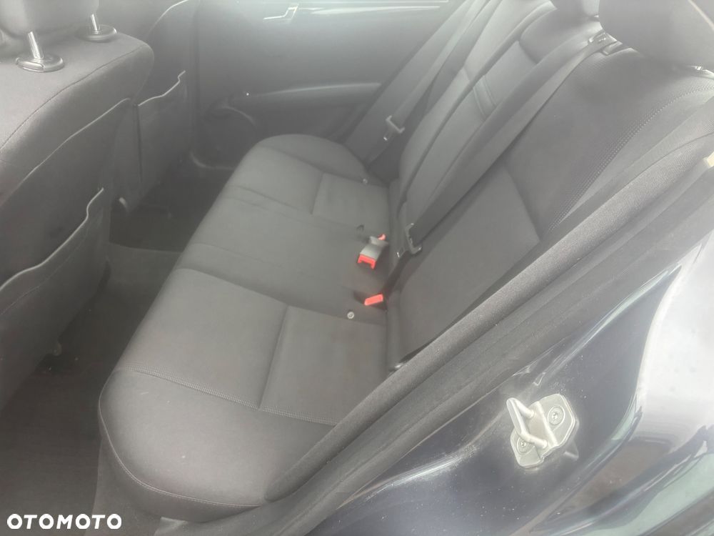 Mercedes-Benz Klasa C 180 CGI Automatik BlueEFFICIENCY - 30